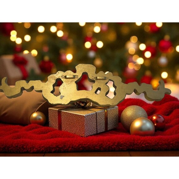 Vintage Gold-Finished Ornamental Intricately Designed Wall Decor - Picture 5 of 5